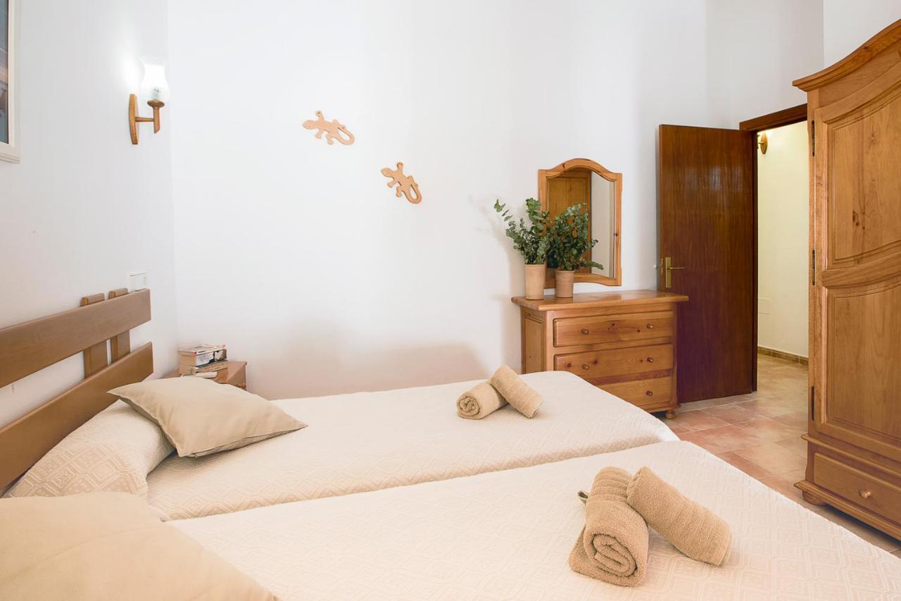 Apartamentos Molina 9-10-11 Es Caló Buitenkant foto