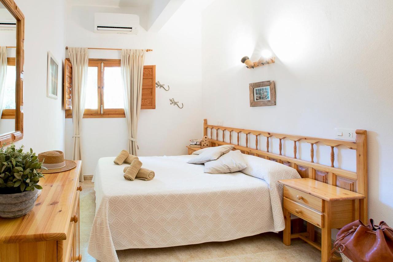 Apartamentos Molina 9-10-11 Es Caló Buitenkant foto