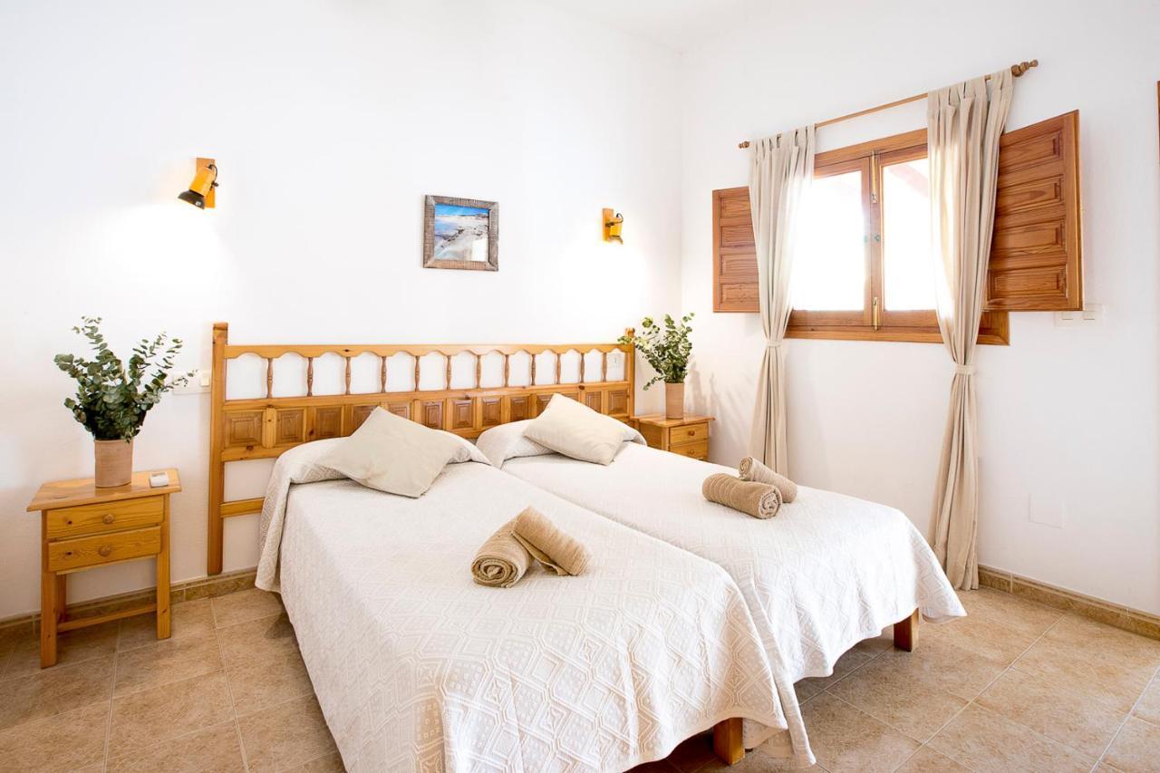 Apartamentos Molina 9-10-11 Es Caló Buitenkant foto