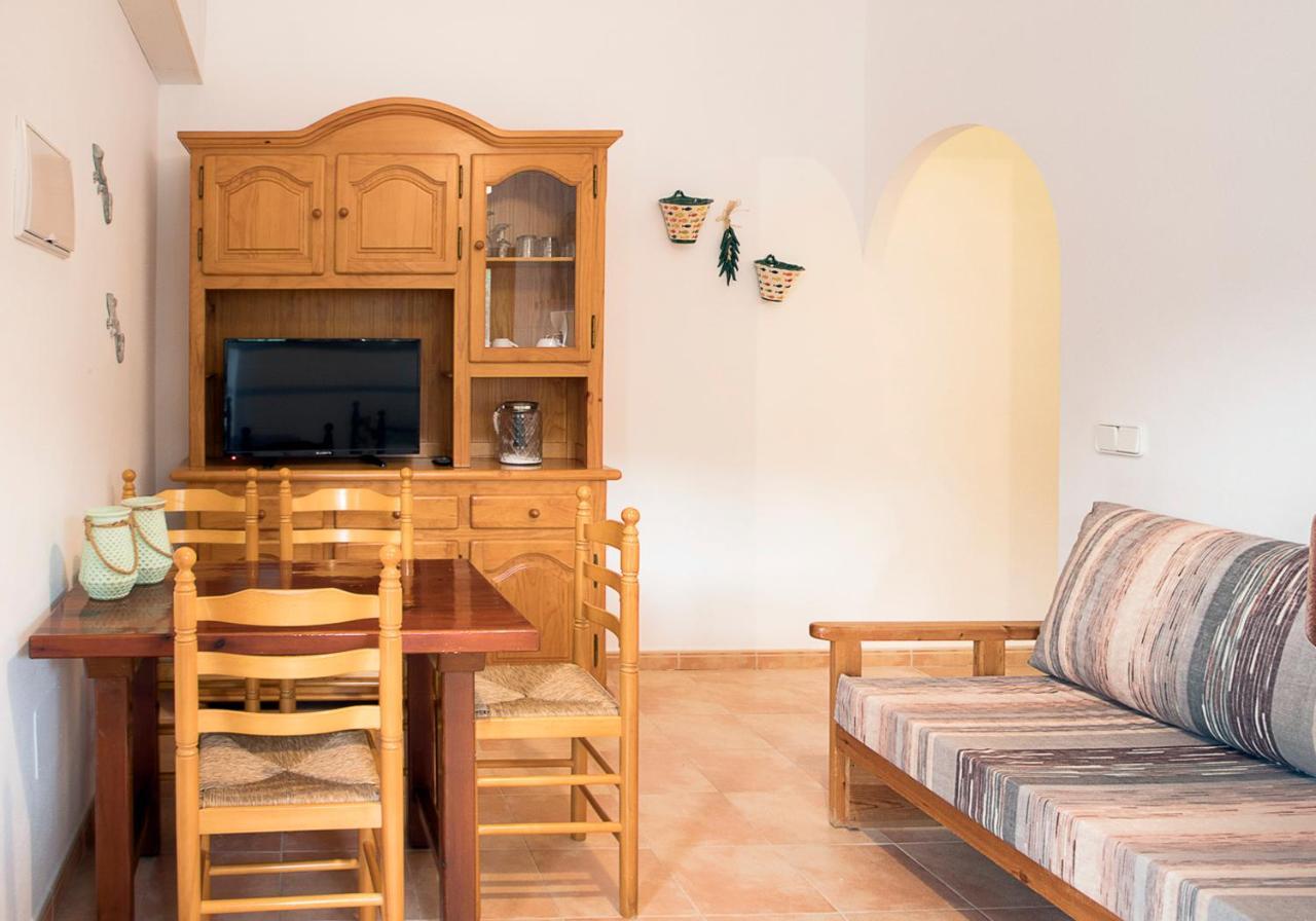 Apartamentos Molina 9-10-11 Es Caló Buitenkant foto